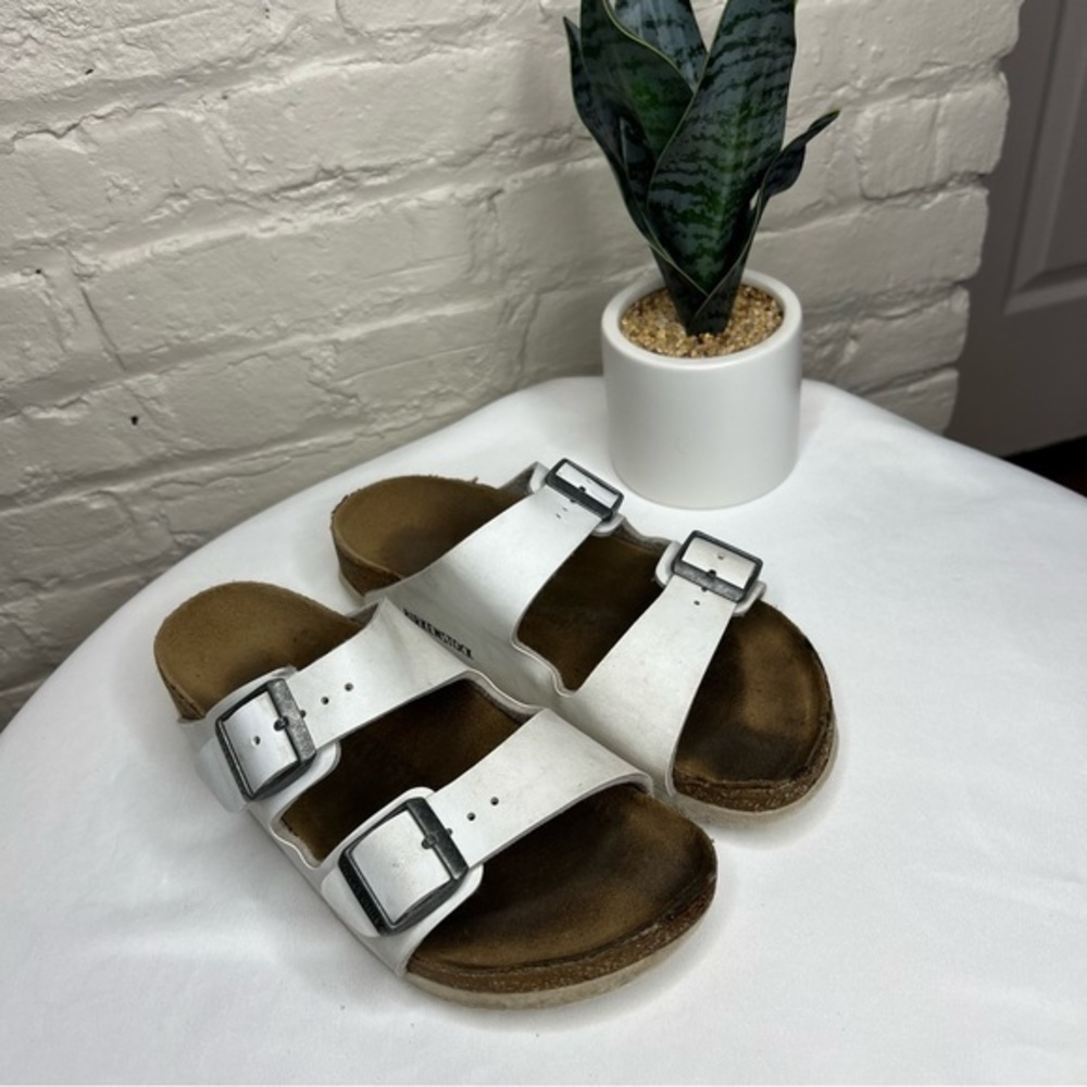 Birkenstock Arizona White Sandals Size 6.5
